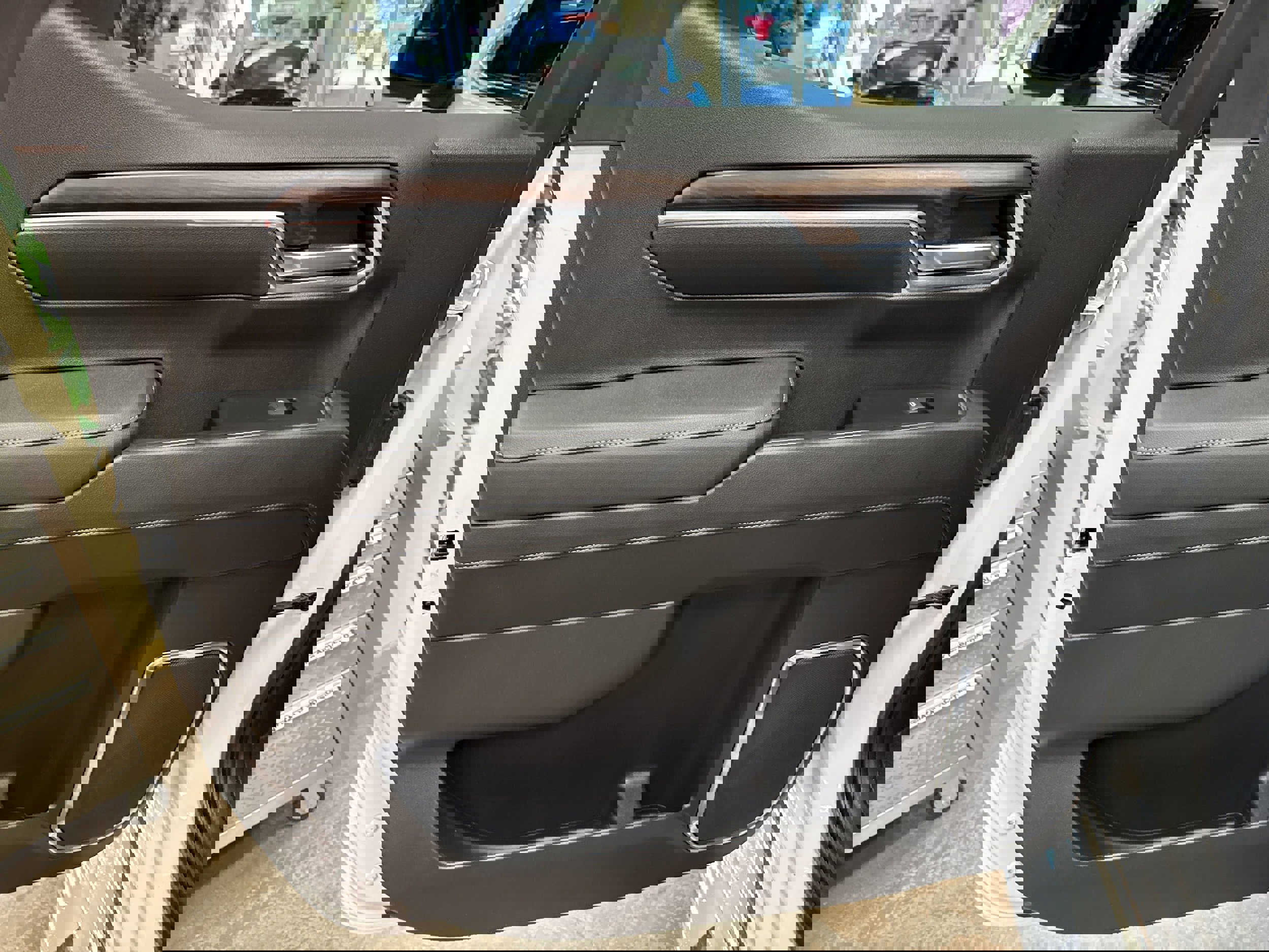 Used 2023 GMC Sierra 1500 SLT w/ SLT Premium Package image 23