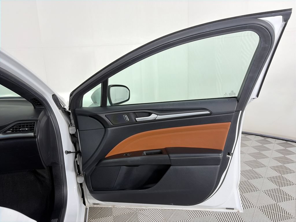 Used 2020 Ford Fusion Titanium FWD image 30