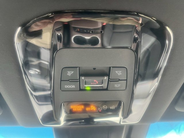 Used 2024 Toyota Venza Limited image 37