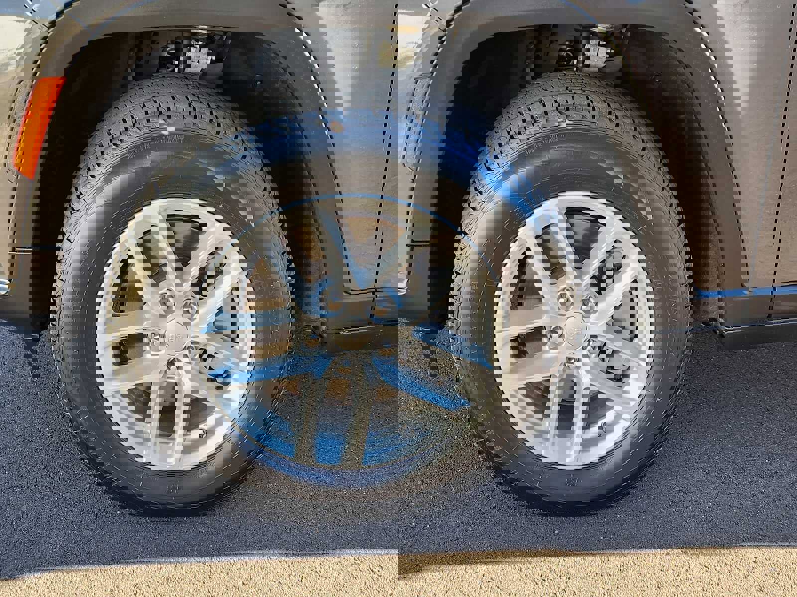 Used 2023 Jeep Grand Cherokee L Laredo image 17