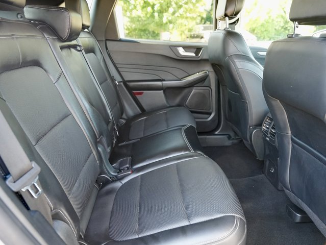 Used 2022 Ford Escape Titanium image 10