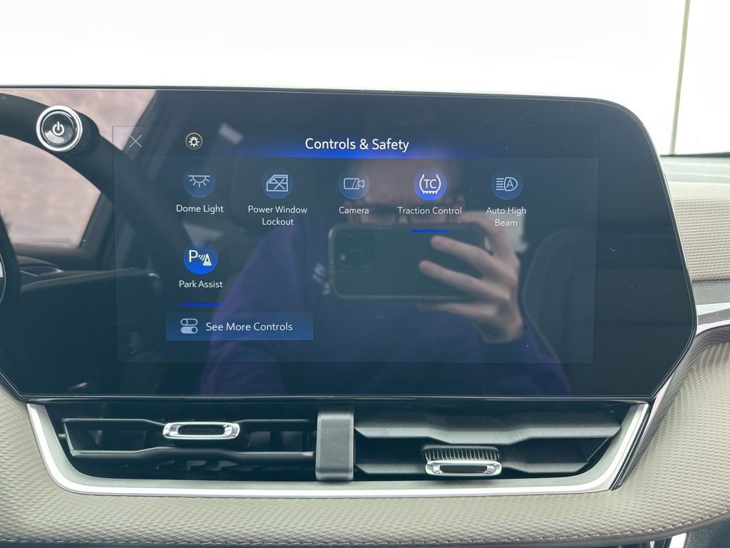 New 2026 Chevrolet Equinox LT w/ Convenience Package II FWD image 39