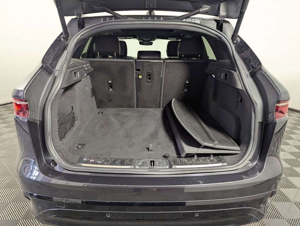 Used 2023 Jaguar F-PACE S image 15