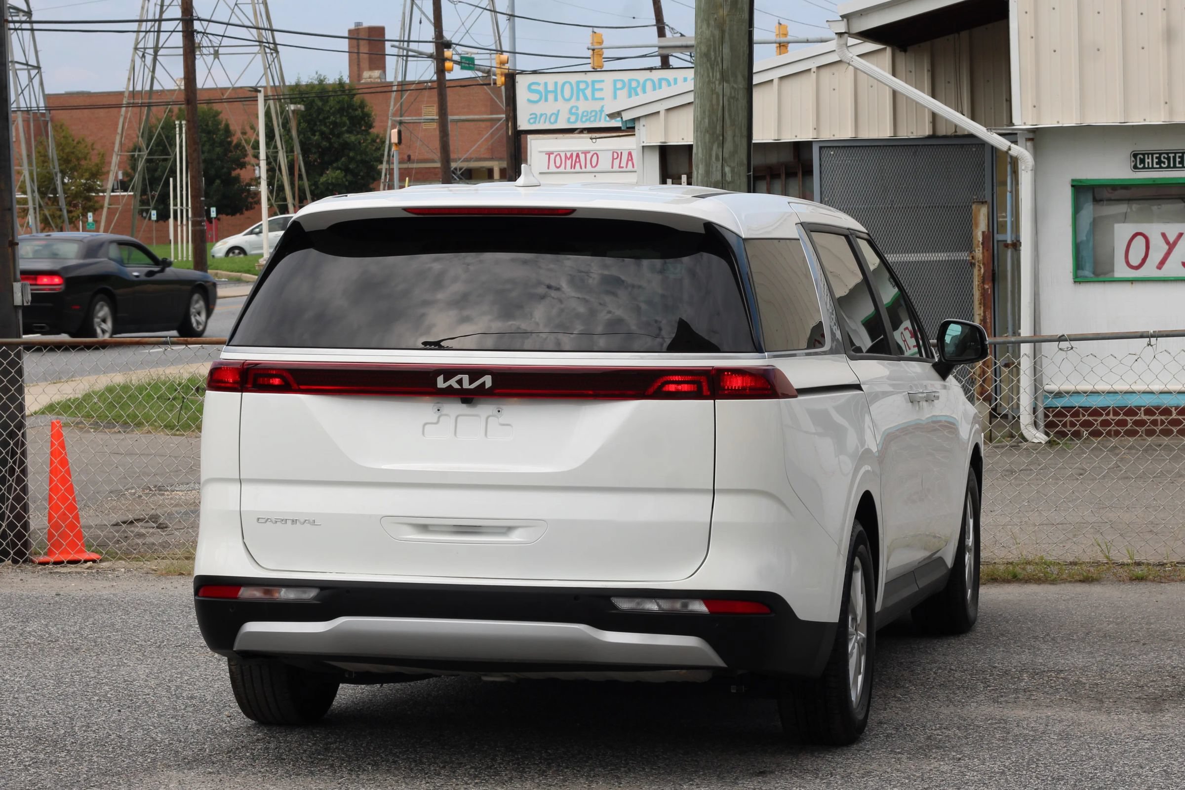 Used 2023 Kia Carnival LX FWD image 8
