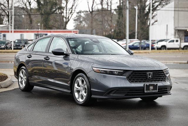 Used 2023 Honda Accord LX image 13