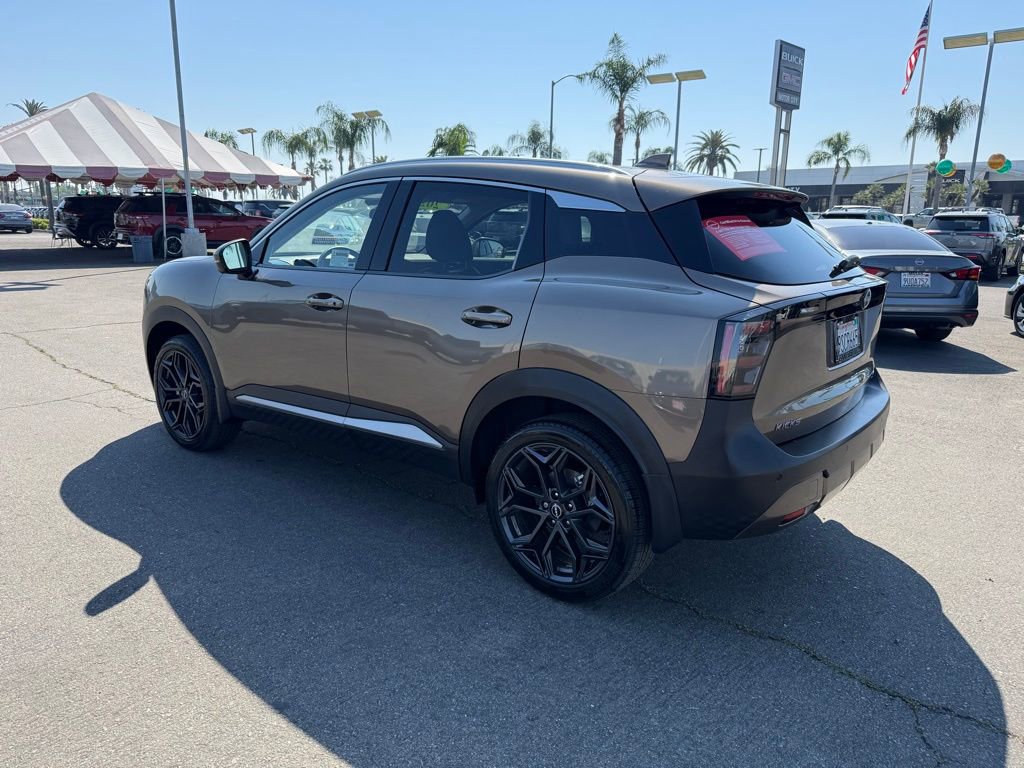 Used 2025 Nissan Kicks SR image 4
