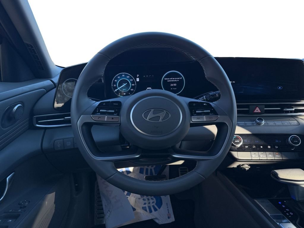 Certified 2025 Hyundai Elantra SEL FWD image 12