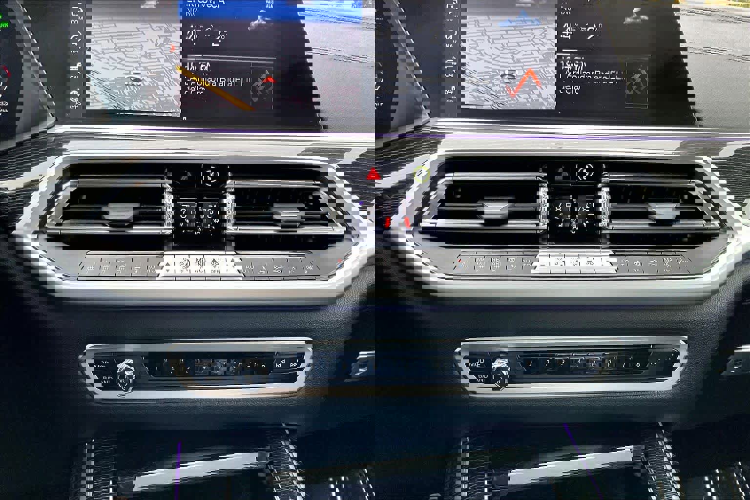 Used 2022 BMW X7 xDrive40i w/ M Sport Package image 34