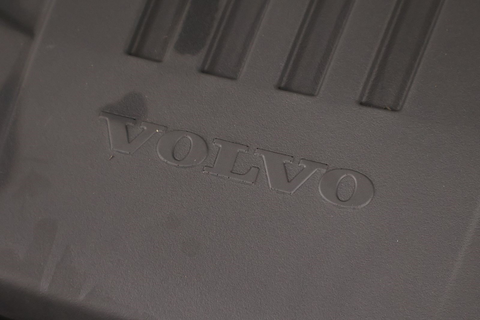 Certified 2024 Volvo V60 B5 Cross Country Ultimate w/ Protection Package Premier AWD/4WD image 25