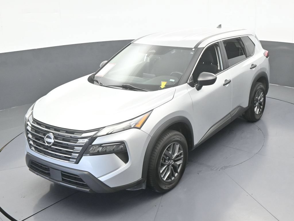 Used 2024 Nissan Rogue S FWD image 41