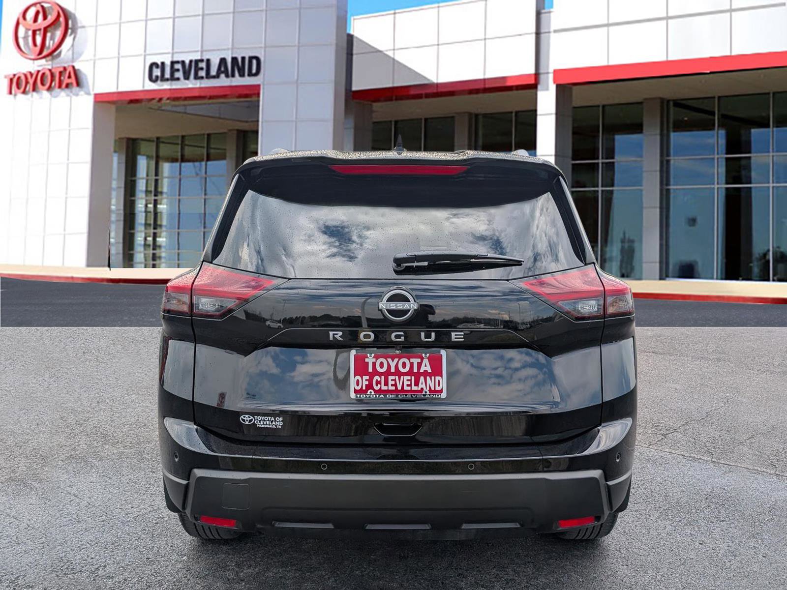 Used 2026 Nissan Rogue SV w/ SV Premium Package image 6