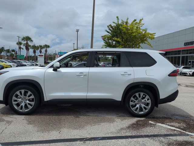 Used 2026 Toyota Grand Highlander FWD image 9