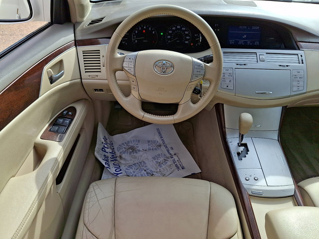 Used 2009 Toyota Avalon XLS image 11