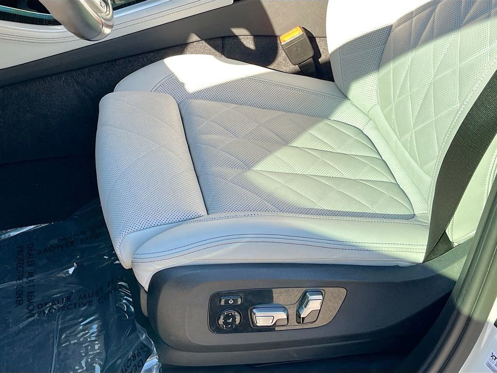 Used 2024 BMW X5 xDrive40i w/ M Sport Package image 14