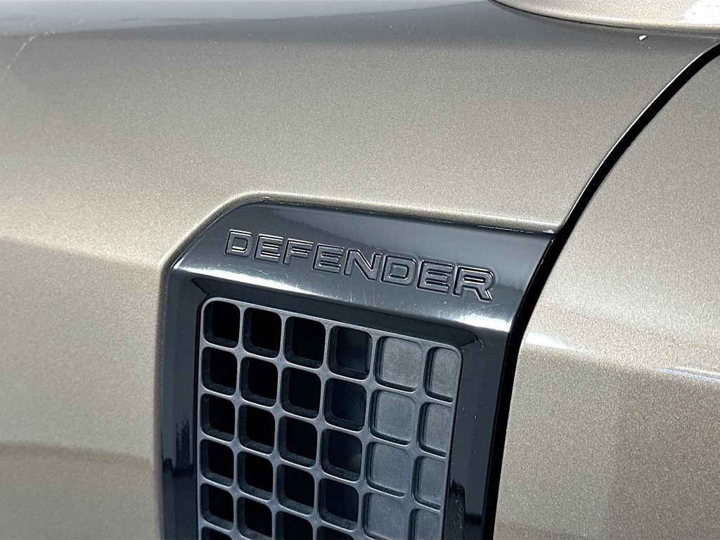 Used 2020 Land Rover Defender 110 SE AWD/4WD image 28
