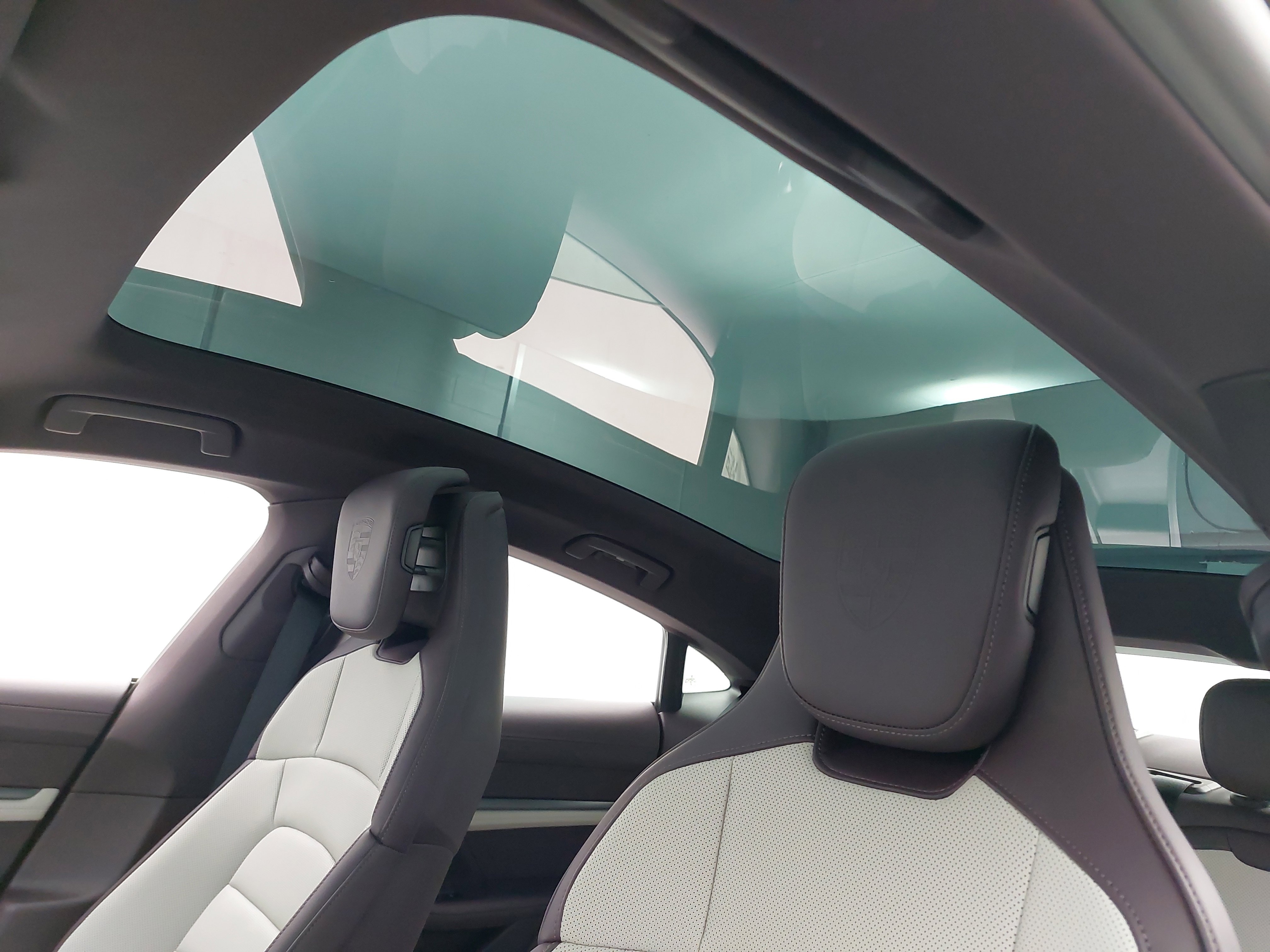 New 2025 Porsche Taycan 4S image 32