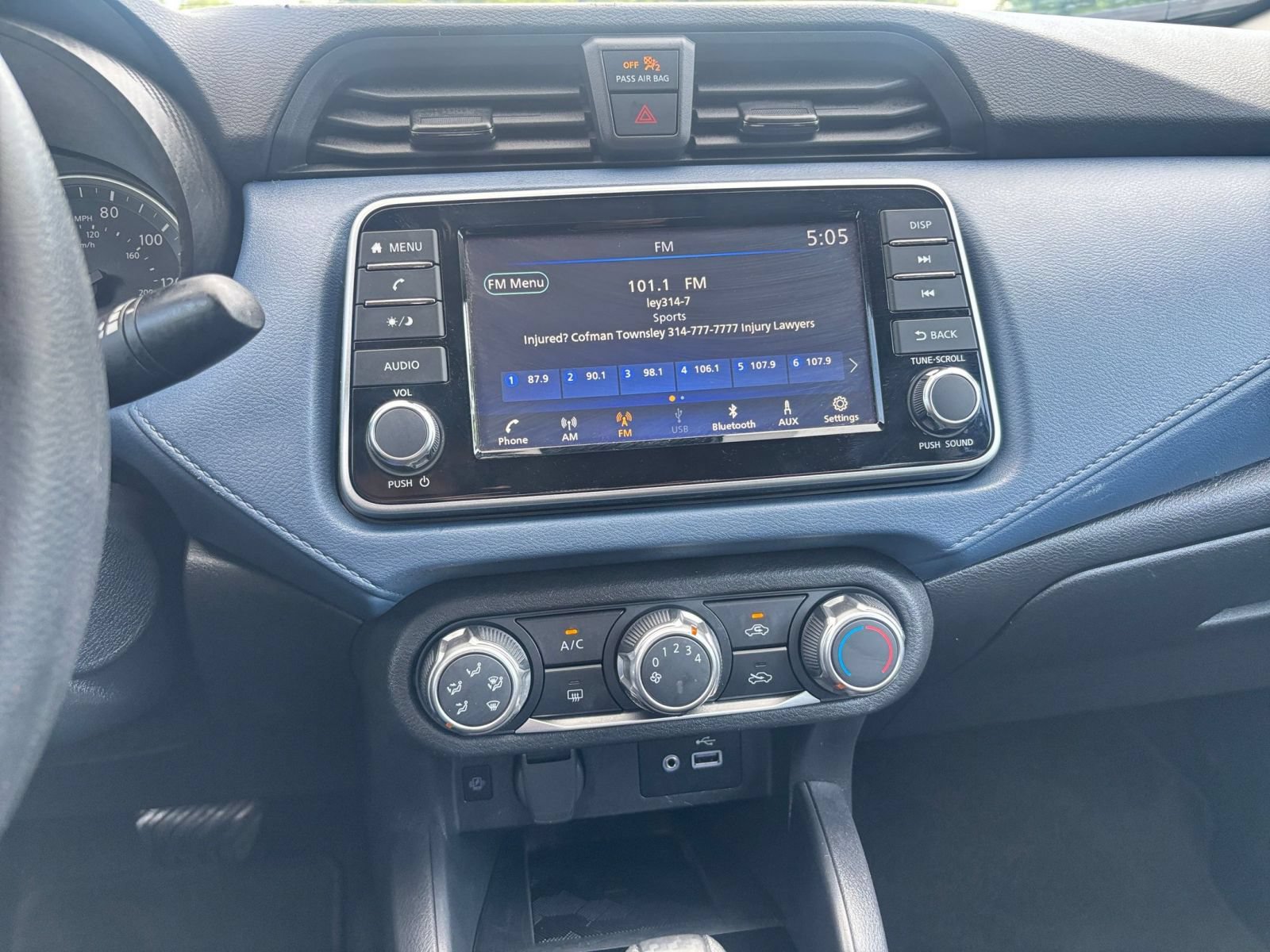 Used 2025 Nissan Versa SV FWD image 17
