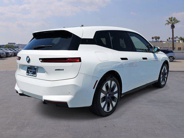 New 2026 BMW iX xDrive60 w/ Premium Package image 5