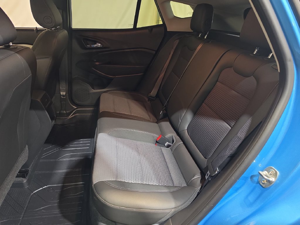 Used 2025 Chevrolet Trax LT w/ Driver Confidence Package FWD image 23