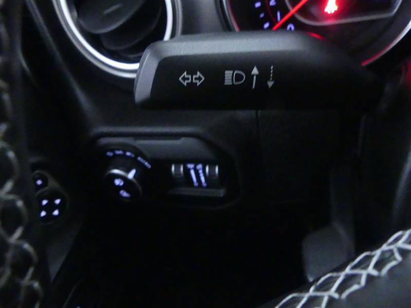 Used 2021 Jeep Gladiator Rubicon w/ Cold Weather Group AWD/4WD image 18