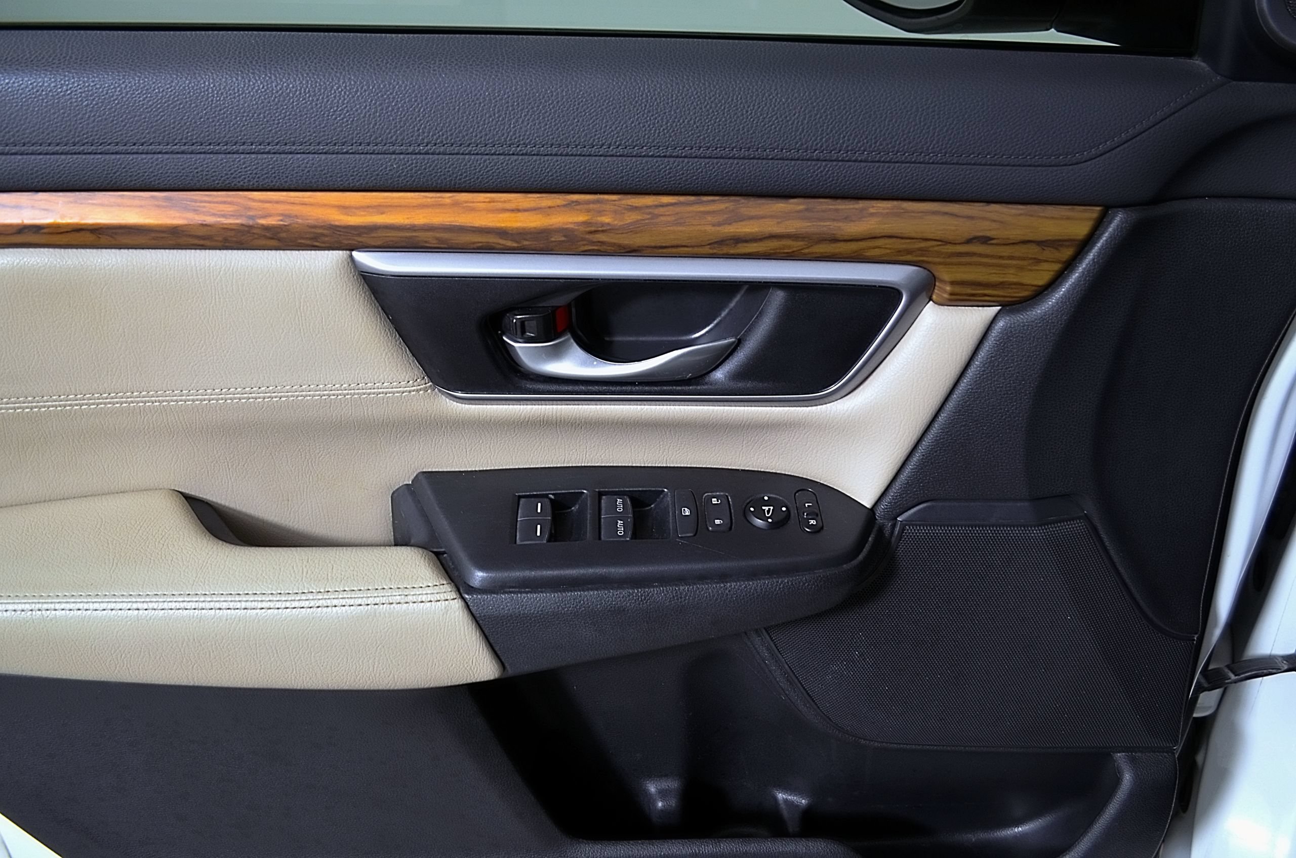 Used 2018 Honda CR-V EX image 15
