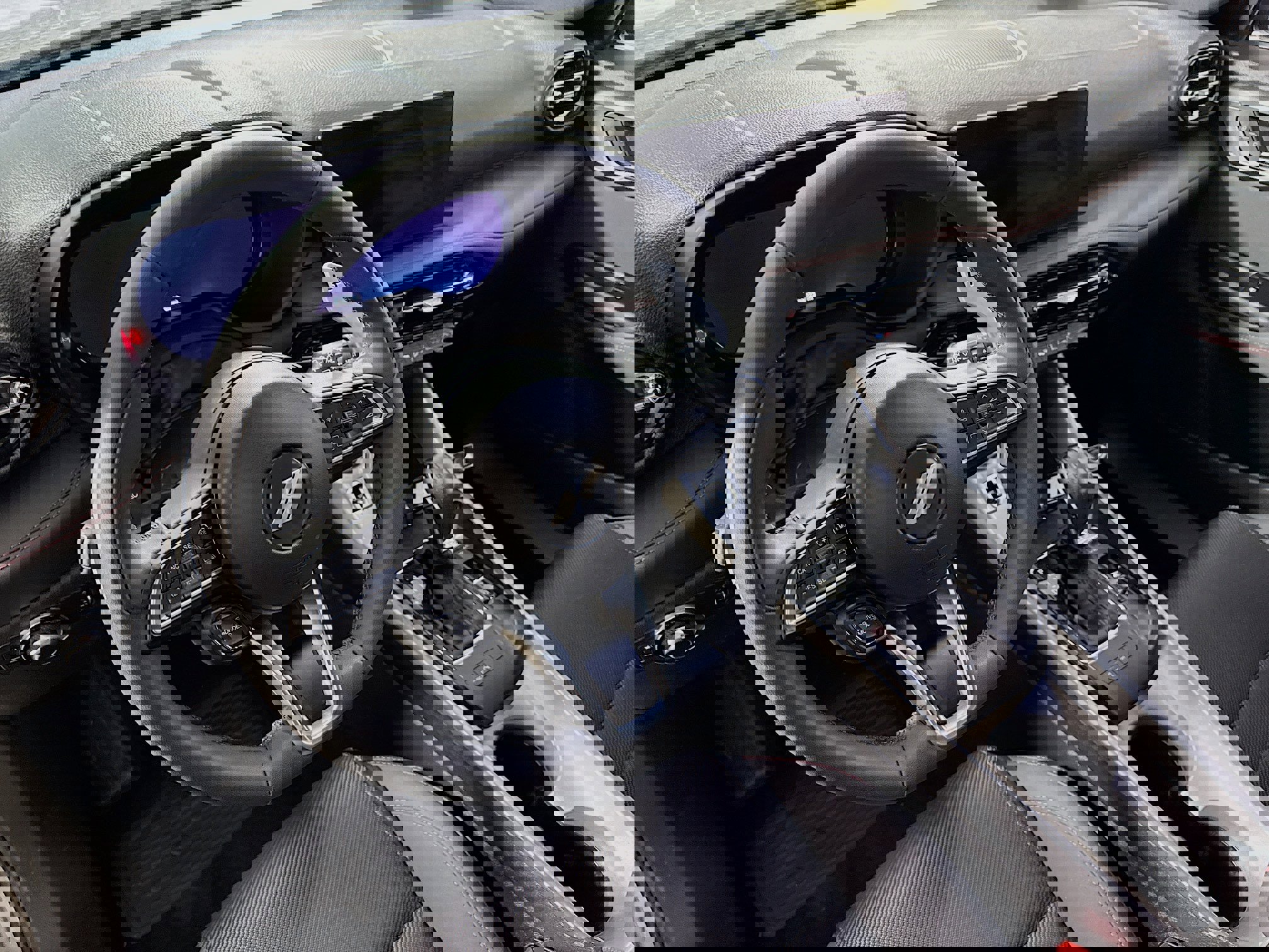 Used 2024 Dodge Hornet R/T image 11