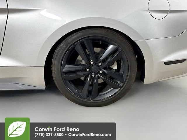 Used 2017 Ford Mustang Coupe image 29