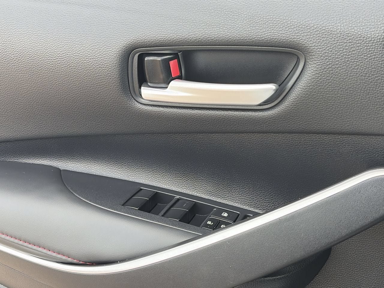 Used 2025 Toyota Corolla SE FWD image 17