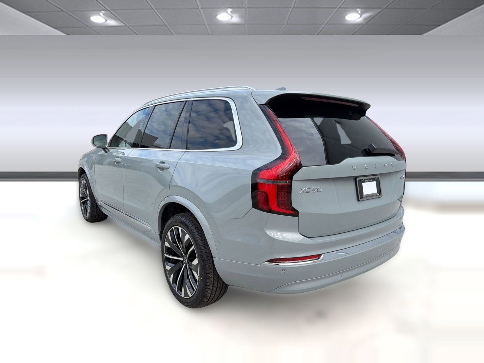 New 2026 Volvo XC90 T8 Plus w/ Protection Package AWD/4WD image 3