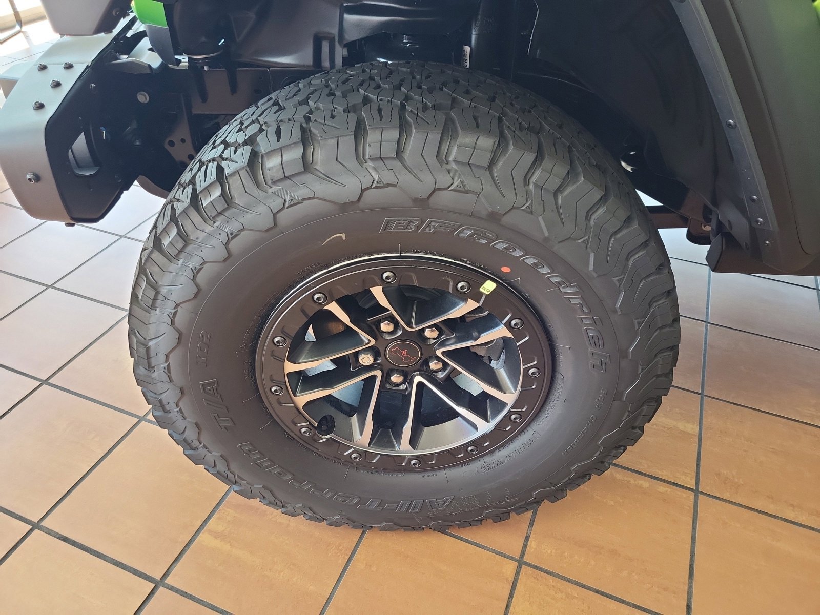 New 2025 Jeep Wrangler Unlimited Rubicon w/ XTREMEE 35" Tire Package image 30