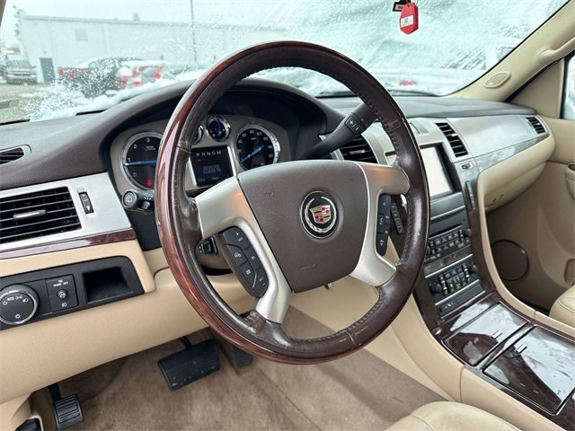 Used 2013 Cadillac Escalade Luxury image 5