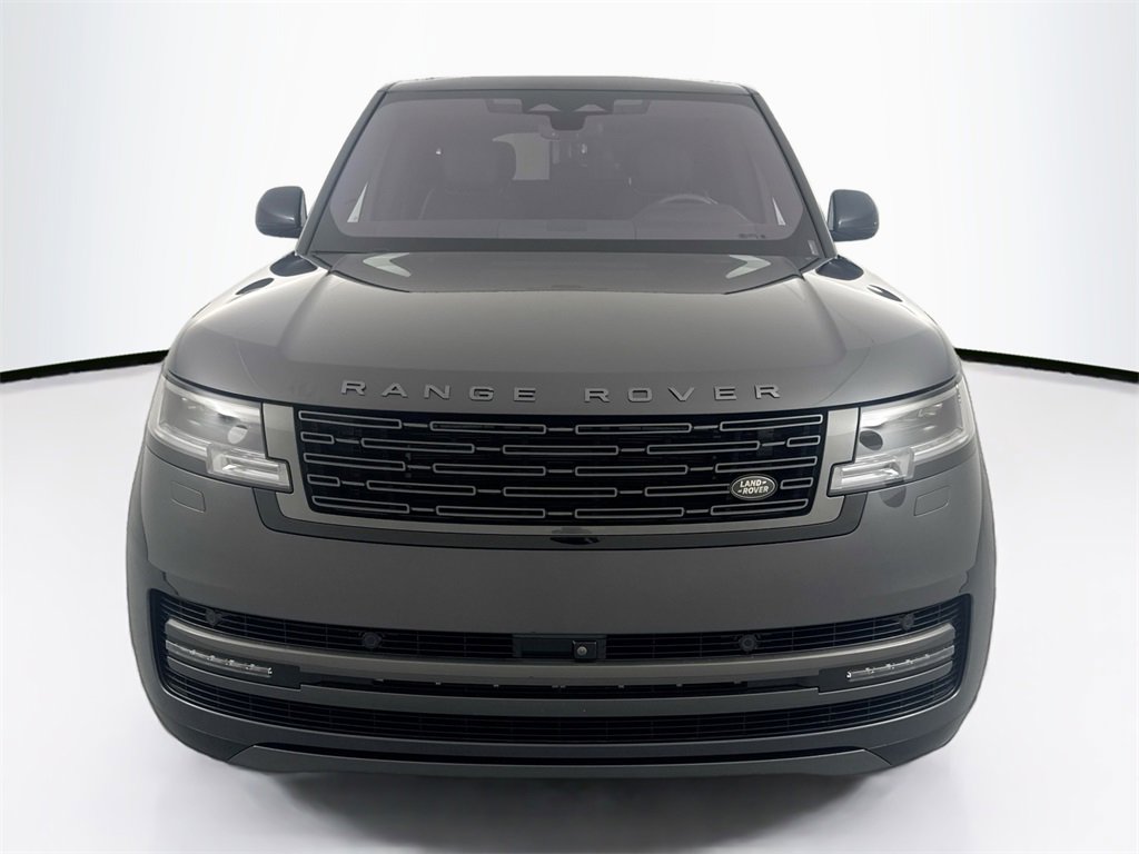 Used 2023 Land Rover Range Rover SE image 2