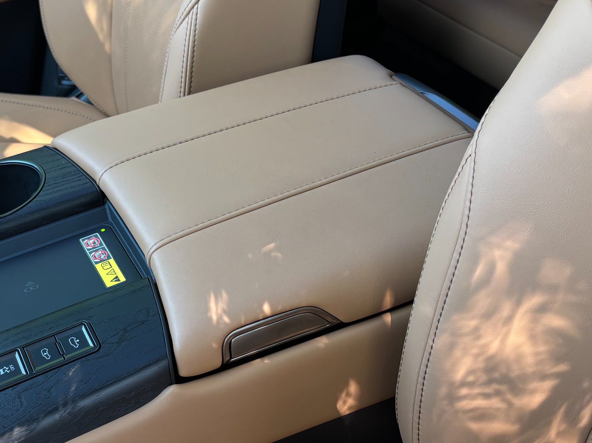 Used 2025 Lexus LX 700h Luxury w/ Appearance Package AWD/4WD image 13