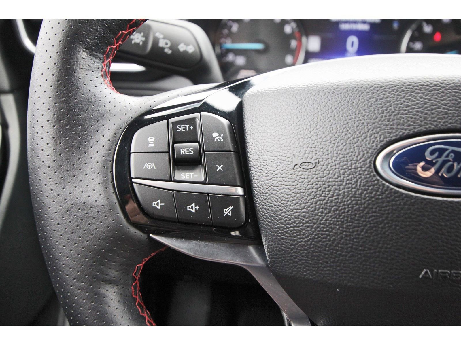 Used 2024 Ford Explorer ST-Line w/ Class IV Trailer Tow Package image 18