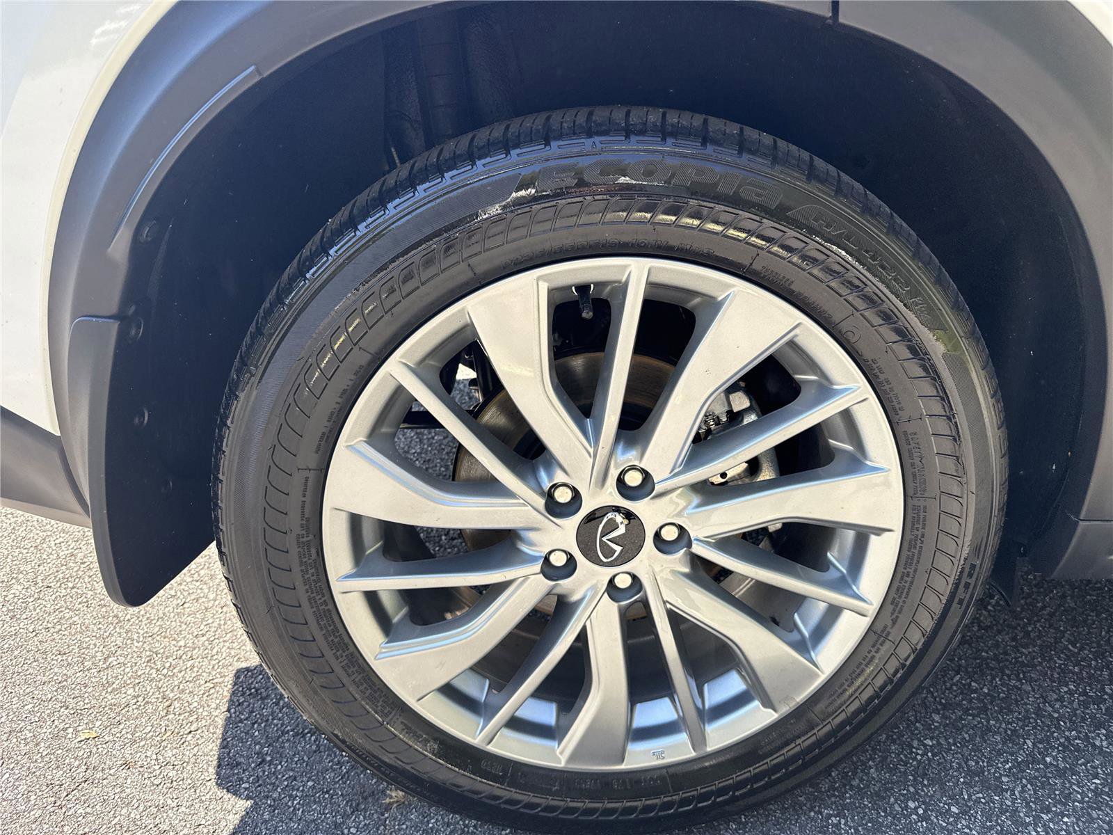 Certified 2025 INFINITI QX50 Luxe image 25