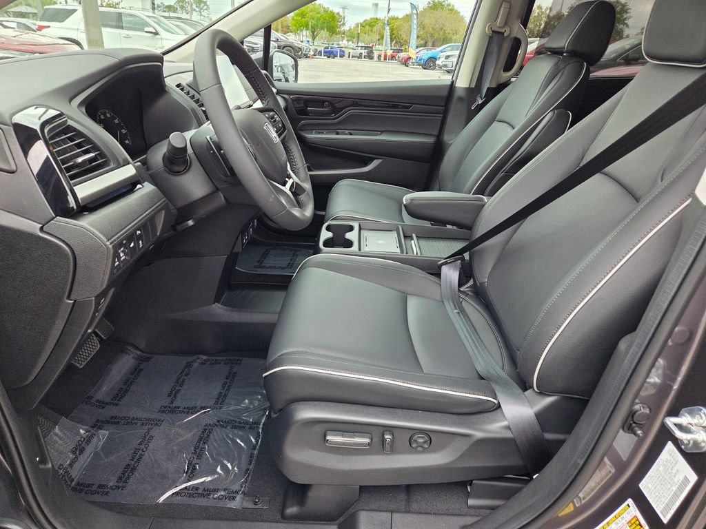 Used 2026 Honda Odyssey Touring image 4
