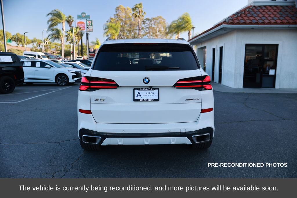 Used 2024 BMW X5 sDrive40i w/ M Sport Package image 4