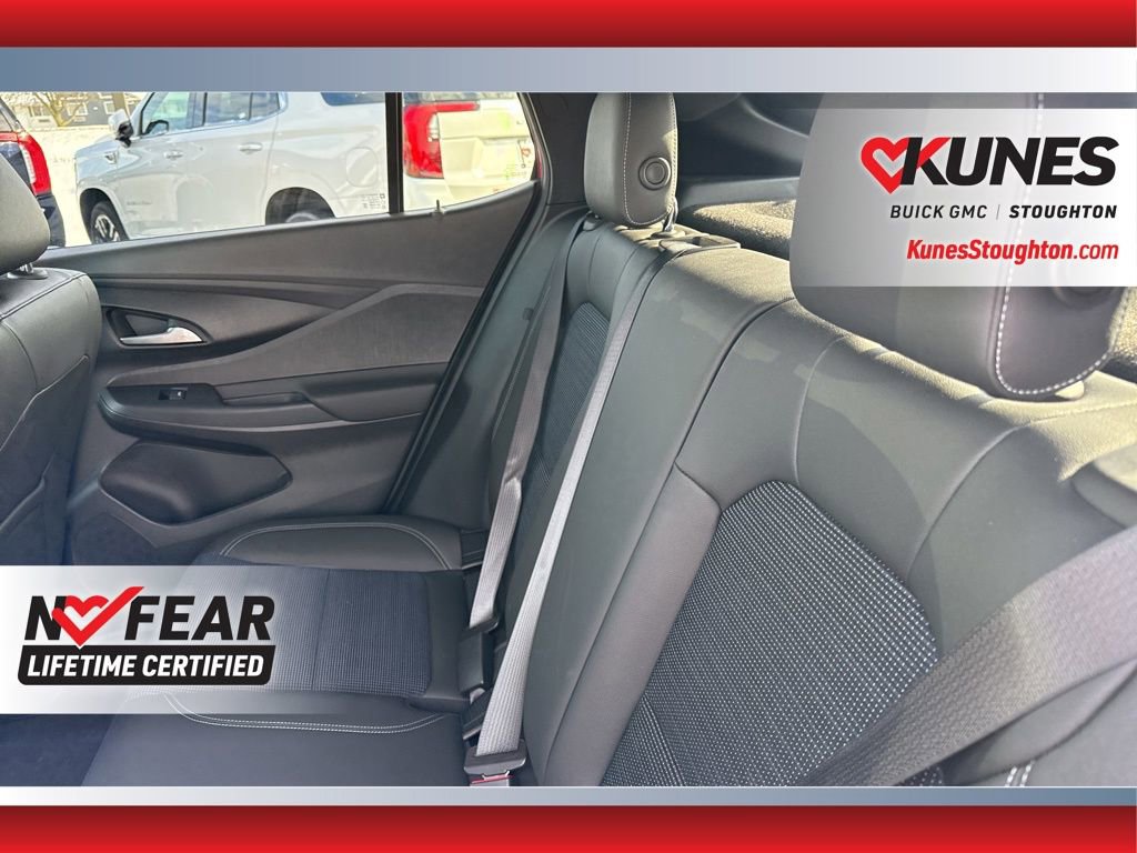 Used 2024 Buick Envista Preferred w/ Advanced Safety Package image 38