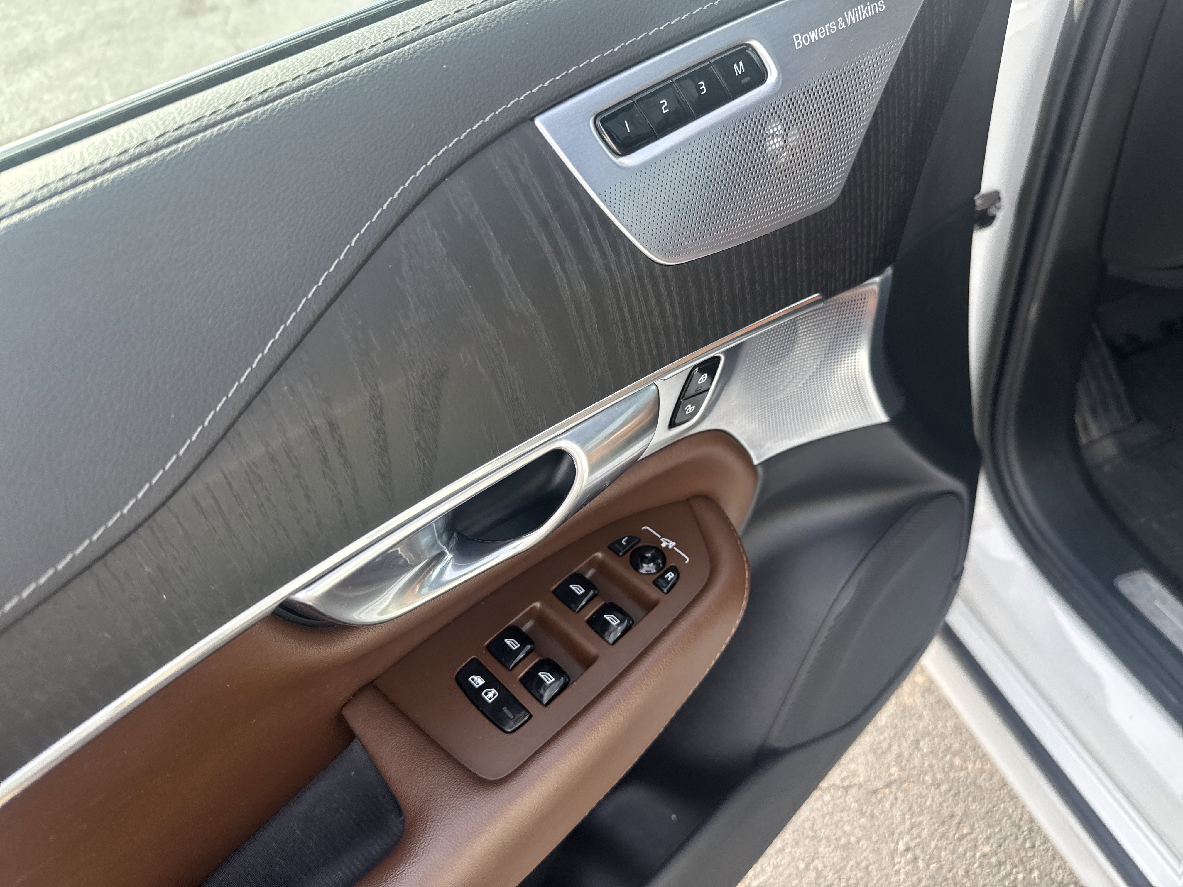 Used 2022 Volvo XC90 T8 Inscription image 16