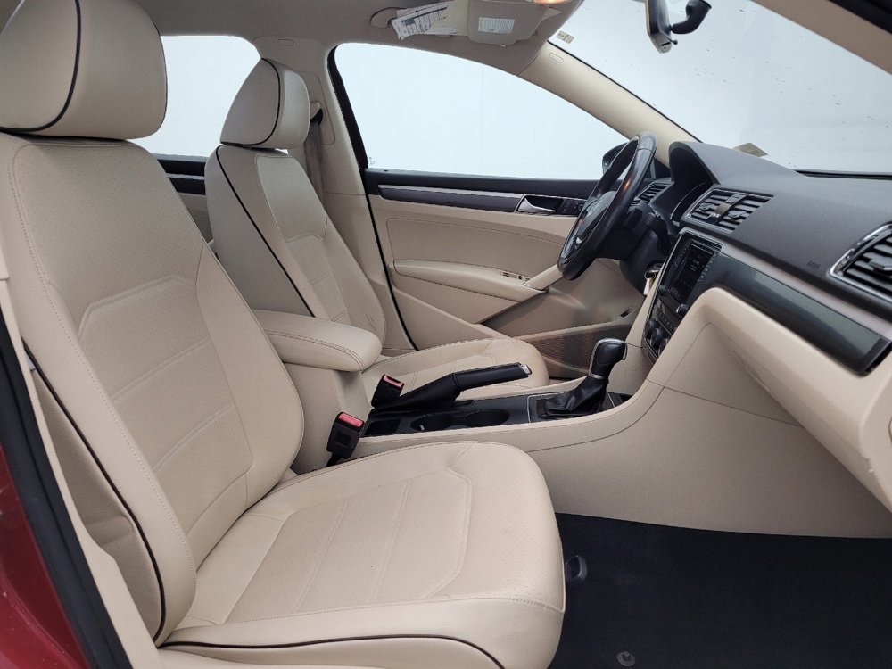 Used 2018 Volkswagen Passat 2.0T R-Line FWD image 21