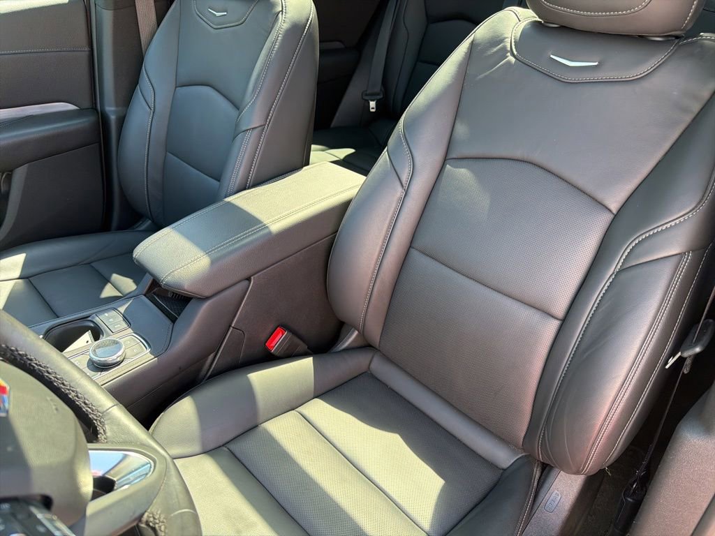 Used 2024 Cadillac XT4 Premium Luxury AWD/4WD image 19