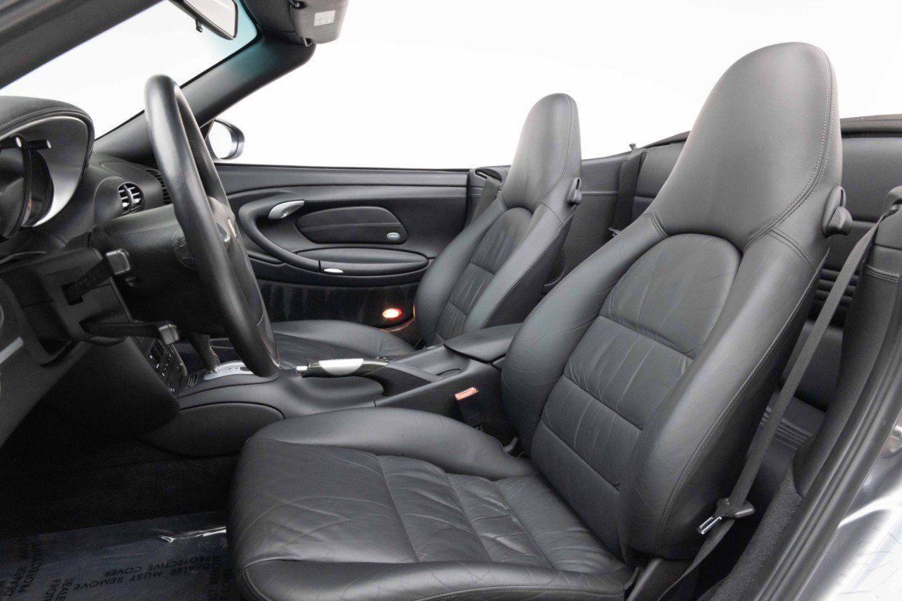 Used 2004 Porsche 911 Carrera 4 AWD/4WD image 8