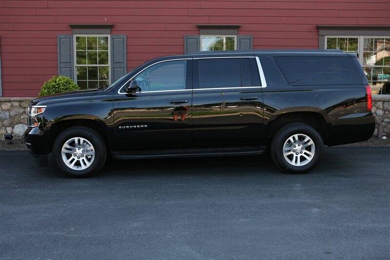 Used 2020 Chevrolet Suburban LS RWD image 4