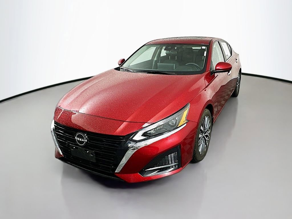 Used 2023 Nissan Altima 2.5 SV w/ SV Premium Package image 3