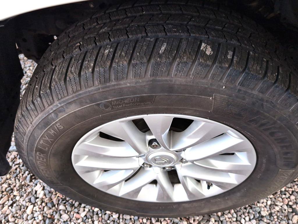 Used 2015 Lexus GX 460 w/ Premium Package AWD/4WD image 40