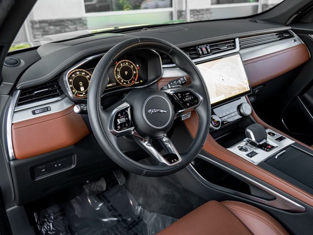 Used 2025 Jaguar F-PACE R-Dynamic S image 16