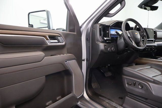 New 2026 Chevrolet Silverado 3500 High Country w/ Technology Package image 6