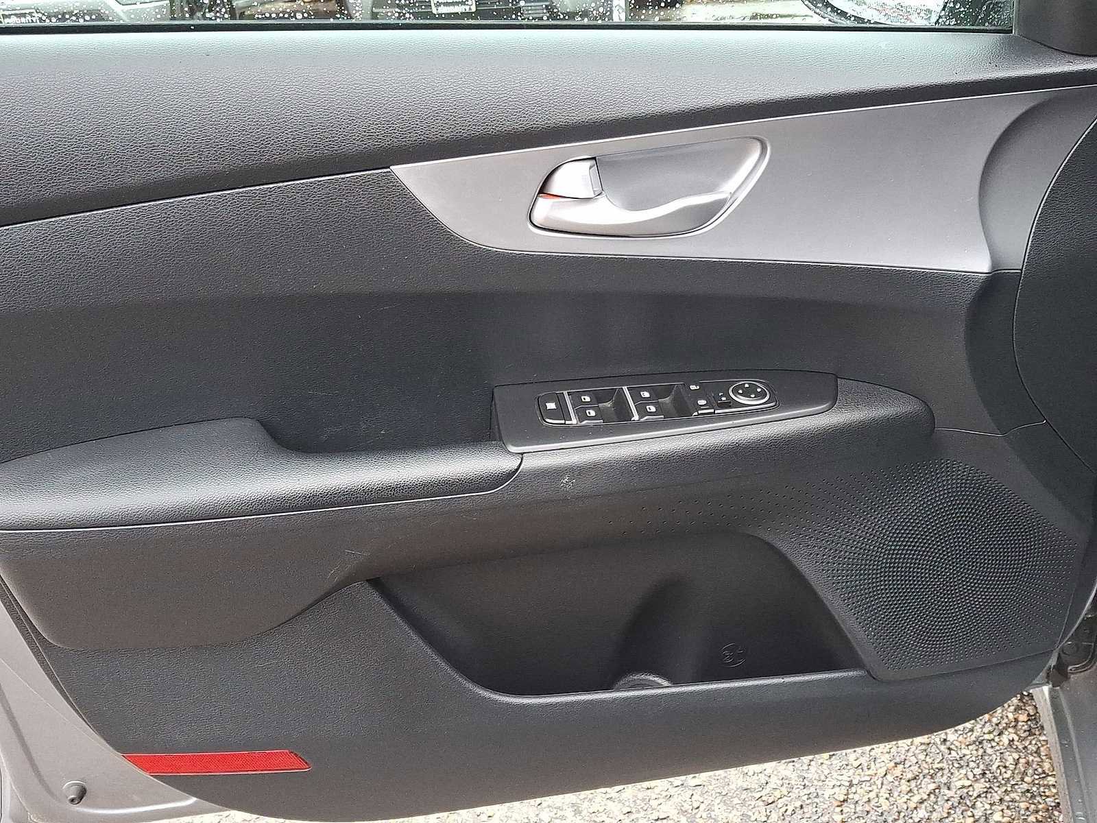 Used 2022 Kia Forte LXS image 25