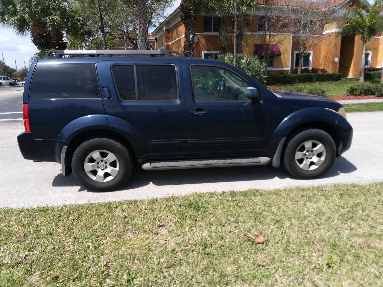 Used 2006 Nissan Pathfinder SE w/ (G01) SE Comfort Pkg AWD/4WD image 1
