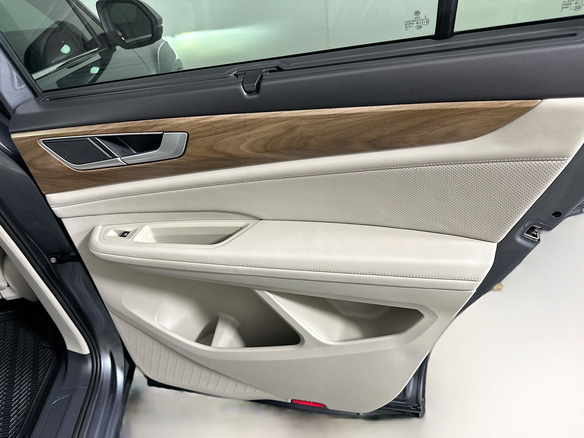 Used 2024 Volkswagen Atlas SE w/ Panoramic Sunroof Package FWD image 33